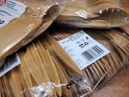 č.8244 Nůž EKO-dřevo/plast 18cm/100ks 106,90